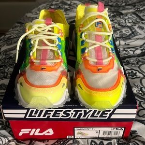 Brand New…BrandNew…Colorful mesh Fila sneakers for woman size 9us!